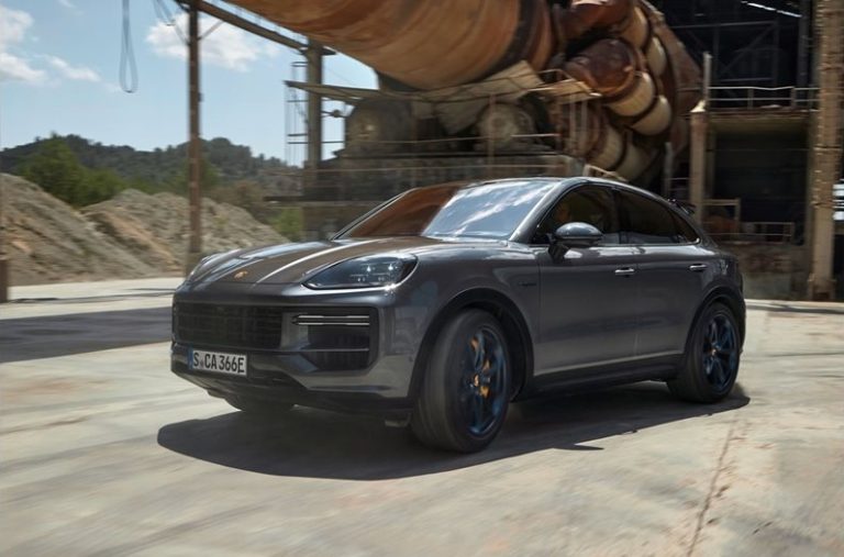 Porsche изтегля над 173 000 автомобила в САЩ заради дефектна камера за задно виждане Porsche изтегля над 173 000 автомобила в САЩ заради дефектна камера за задно виждане