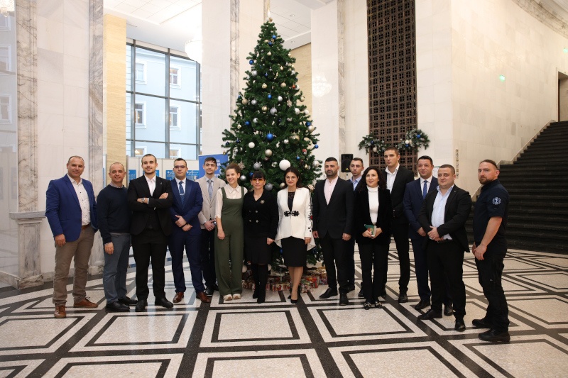 Росица Кирова отличи доброволци по повод Международния ден на доброволеца