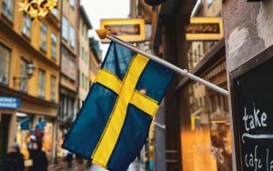 Автобус се вряза в жилищна сграда в Стокхолм, 10 ранени