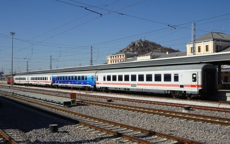 БДЖ с нов график от 14 декември: По-бързи връзки и коледни влакове