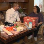 Коледно чудо в Русе: Непознат мъж дари надежда на самотна майка с три деца