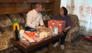 Коледно чудо в Русе: Непознат мъж дари надежда на самотна майка с три деца