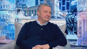 Драгомир Стойнев: Не се срамуваме от нашите министри, но хаосът може да започне отново