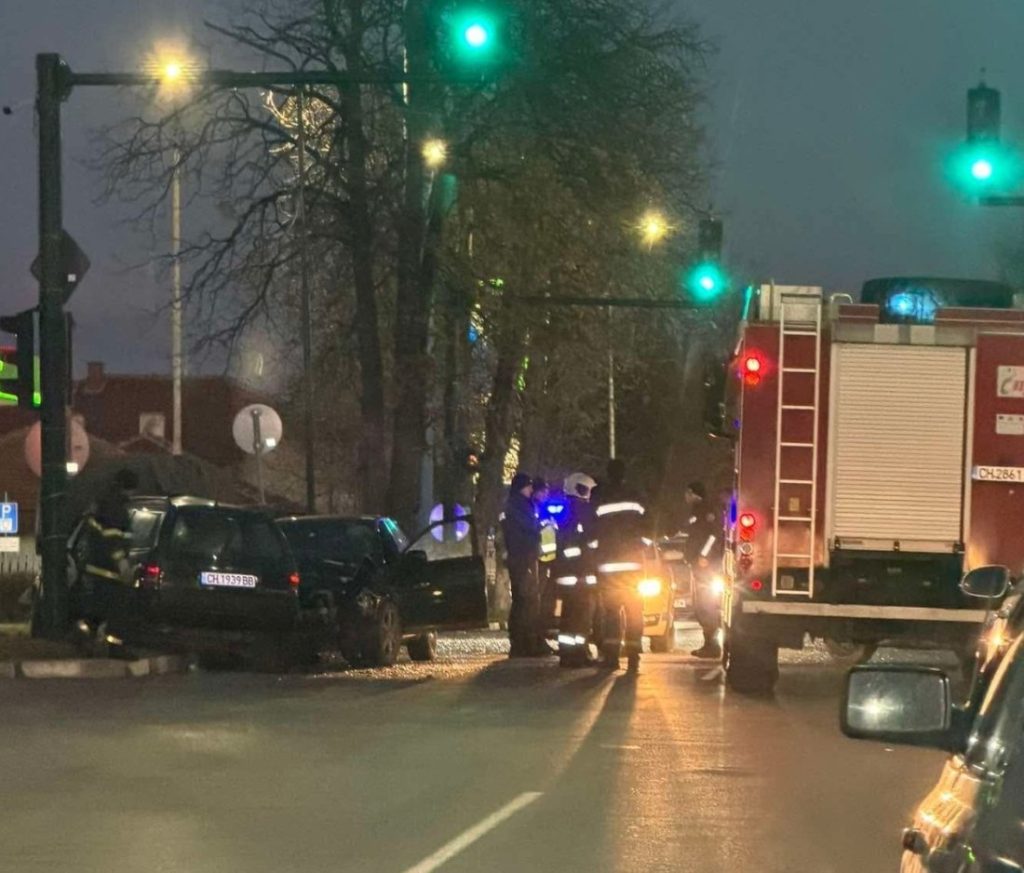 Двама загинаха при тежка катастрофа в Нова Загора