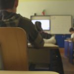 Здравословен проблем: Две трети от учениците избягват училищните тоалетни