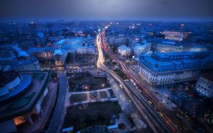 Енергетици заплашват Букурещ с коледни празници без парно заради намалени заплати