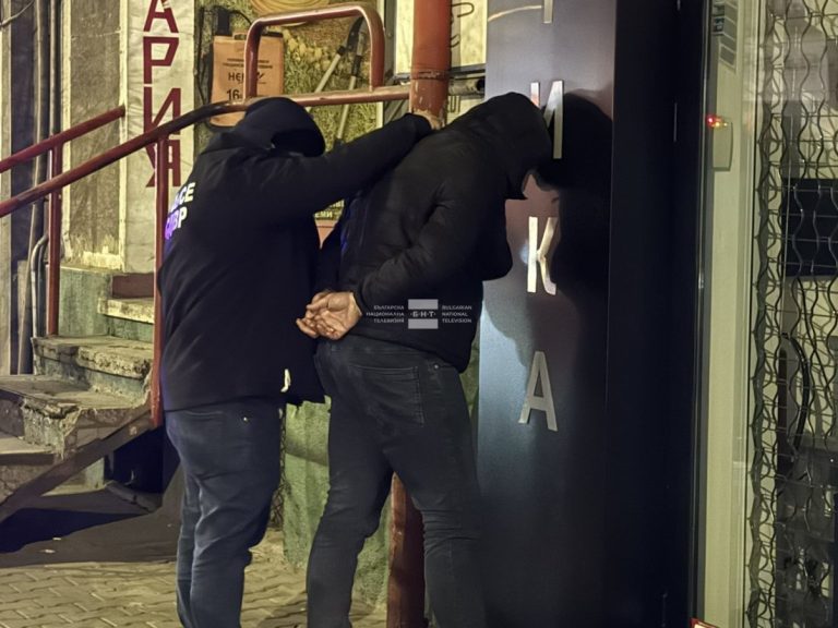 Трима задържани в София за сделка с фалшиво евро