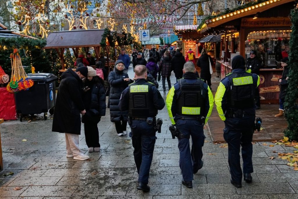 Германия предотврати терористичен акт: Петима арестувани за планирано нападение на коледен базар