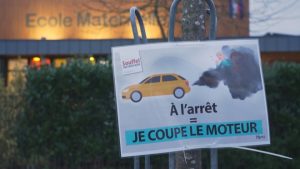 Глоби от 135 евро за работещ двигател пред училища край Страсбург