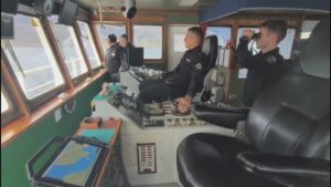 Бъдни вечер в пролива Дрейк: Българските полярници и моряци празнуват на път за Антарктида