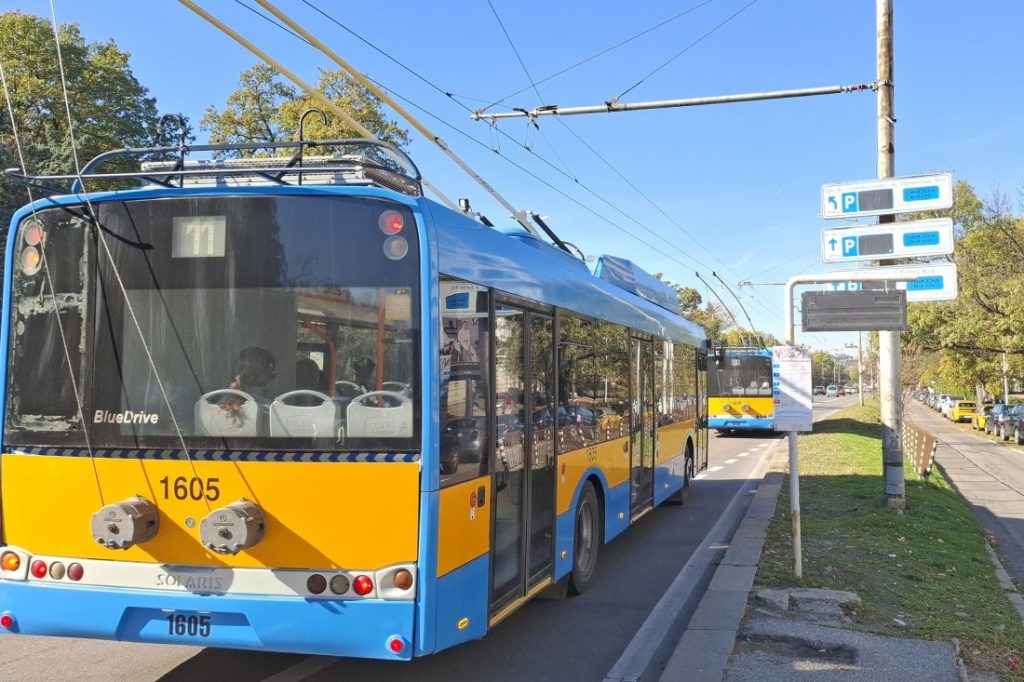 София: Нови цени на картите за градски транспорт в евро от 2026 г.