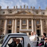 Папа Лъв XIV отбелязва първата си Коледа във Ватикана с призив за мир и промени в литургията