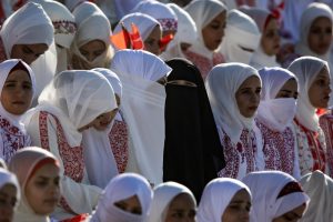 Масова сватба в Газа: 200 двойки се ожениха сред руини с турска подкрепа