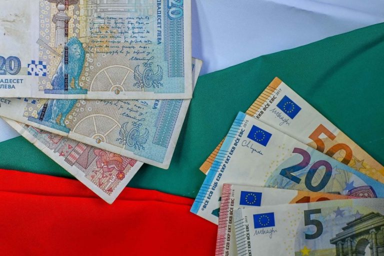 Внасяне на левове по сметка през банкомат след 1 януари 2026 г. – какво трябва да знаем? Внасяне на левове по сметка през банкомат след 1 януари 2026 г. – какво трябва да знаем?