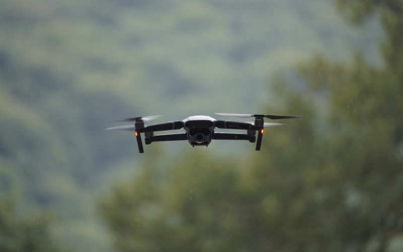 Дронове "военен тип" край самолета на Зеленски в Дъблин предизвикаха тревога