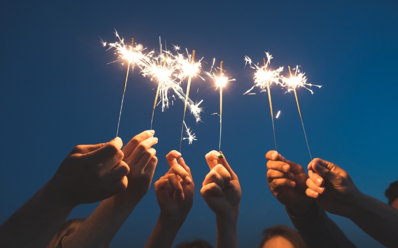 Новогодишната нощ и еврото: Карти или кеш? Какво трябва да знаем за плащанията?