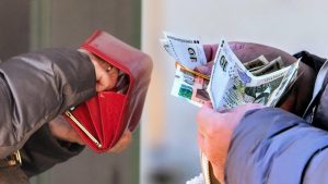 Изплащането на декемврийските пенсии и коледните добавки започна