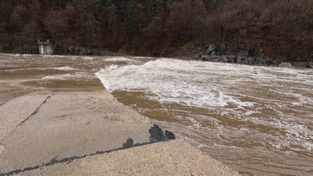Приключи бедственото положение в Ардино: Мостът над Арда отново е достъпен