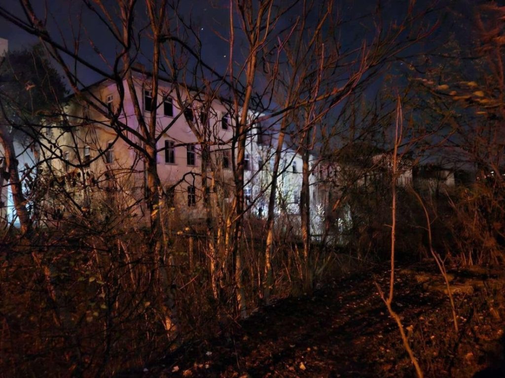 Пожар във Военното училище във Велико Търново: Сградата е спасена