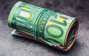 Как да разпознаем фалшиви евробанкноти: Методът „пипни, разгледай и наклони“