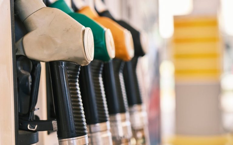 Няма криза: Бензиностанциите са заредени преди еврото и Нова година