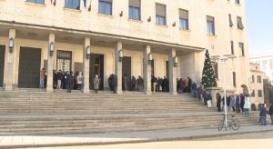 Опашки пред БНБ и банки в страната за превалутиране и стартови европакети