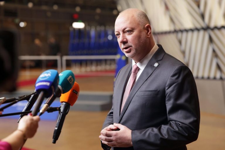 Желязков от Брюксел: Няма притеснения за еврозоната, подкрепяме заема за Украйна Желязков от Брюксел: Няма притеснения за еврозоната, подкрепяме заема за Украйна