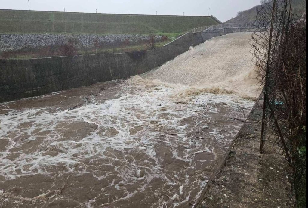 Река Ропотамо повиши опасно нивото си край Ново Паничарево, въведен е Bg-alert