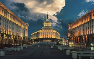 Игрите на властта: Бурна 2025 г. и политически трусове в България