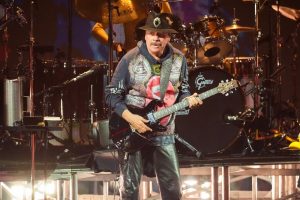 Шер, Уитни Хюстън, Пол Саймън и Карлос Сантана с почетни награди "Грами" за цялостен принос