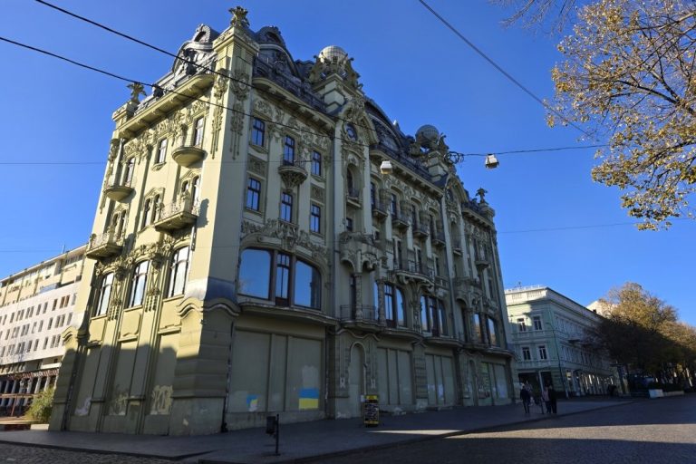 Масирани атаки в Одеса: Взривове и тревога заради руски дронове и ракети Масирани атаки в Одеса: Взривове и тревога заради руски дронове и ракети