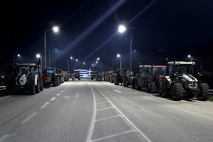Гръцки фермери възобновиха блокадите на ГКПП „Кулата – Промахон“