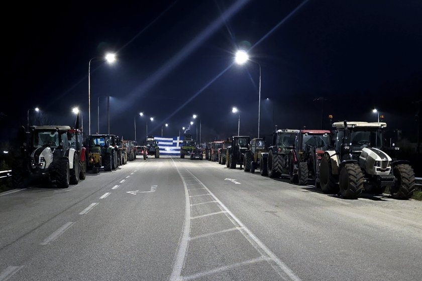 Гръцки фермери възобновиха блокадите на ГКПП „Кулата – Промахон“