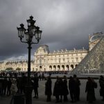 Служители на Лувъра излизат на стачка заради недостиг на персонал и ресурси