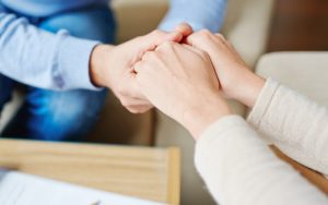 Бургас: Читалище събра самотни хора на празнична Бъдни вечер