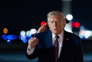 Тръмп и Зеленски се срещат във Флорида: Разговори за мир и сигурност, предшествани от разговор с Путин