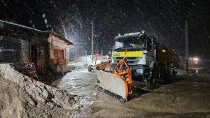 Зимна Коледа: Сняг и прекъсвания на тока в Северозападна България