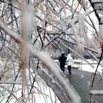 Времето утре: Спират валежите, вятърът стихва, жълт код за студ в Северна България