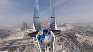 Екстремен полет над Бахрейн: УингСют ентусиасти прелетяха между кули