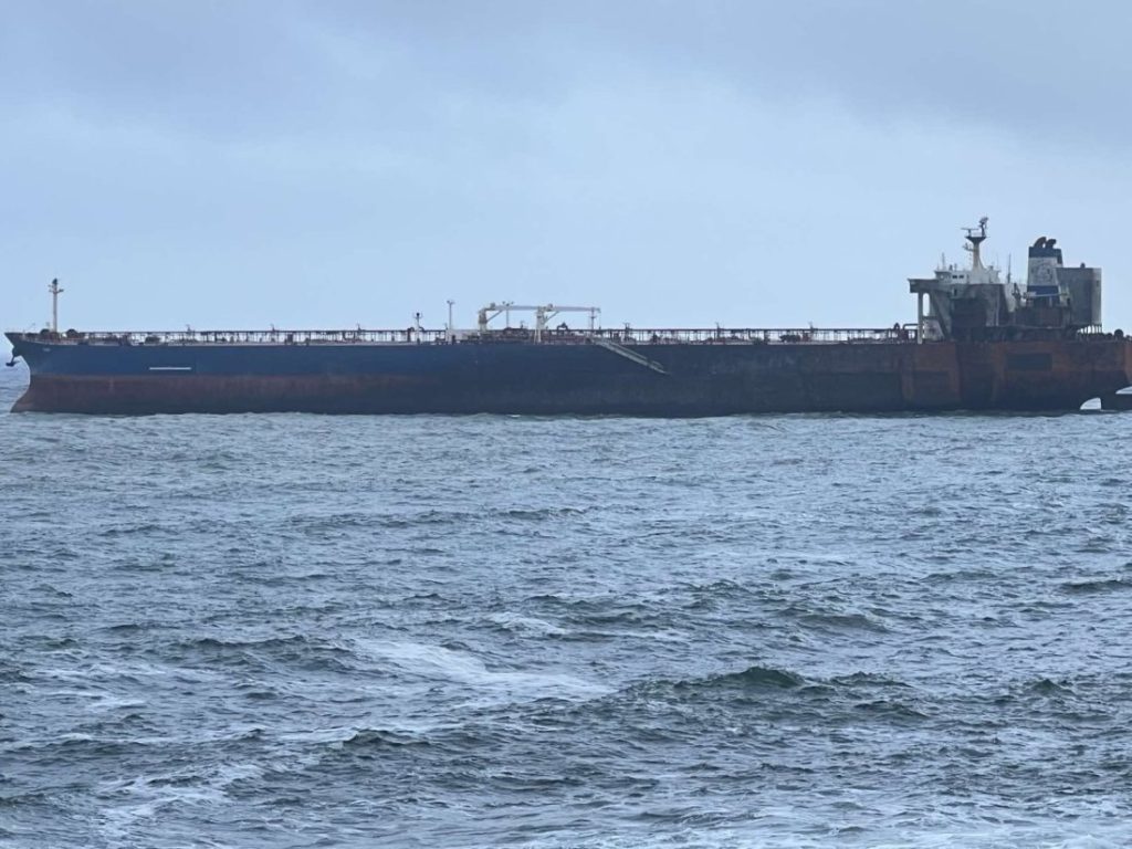 Координация на действията за помощ на екипажа на танкера „Кайрос“ край Ахтопол