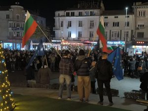 Протести в страната: Варна, Русе и Бургас настояват за машинно гласуване и съдебна реформа