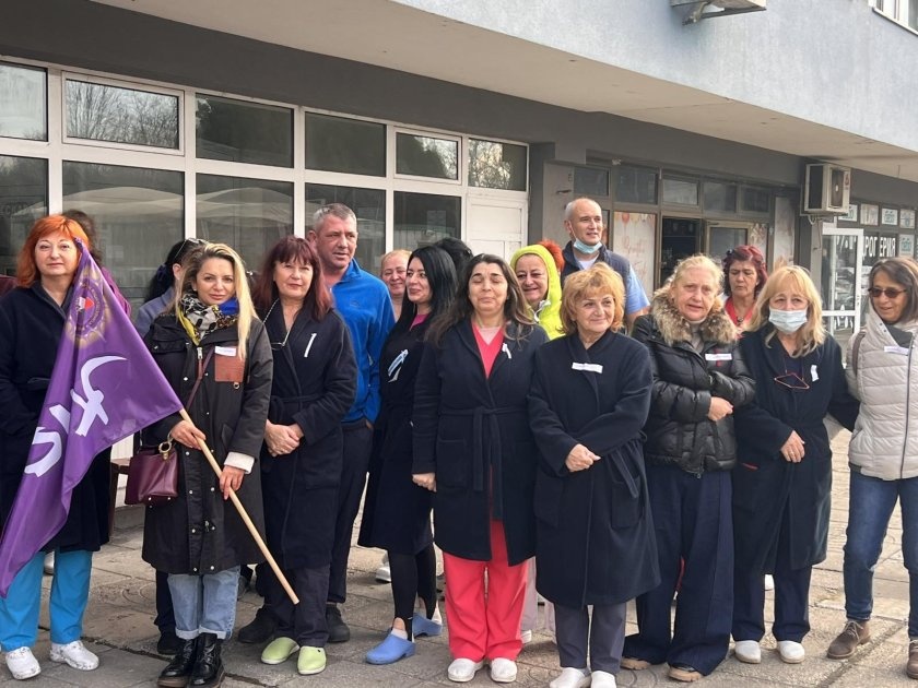 Медицински специалисти в Бургас протестираха за достойно заплащане
