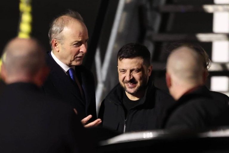 Зеленски в Дъблин за срещи на високо ниво и икономически форум Зеленски в Дъблин за срещи на високо ниво и икономически форум