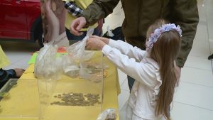 Национална кампания „Жълти стотинки“ помага на детски отделения в страната