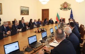 Правителството оттегля Бюджет 2026 след масови протести