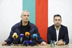 Костадинов призовава за продължаване на протестите до оставка на кабинета