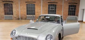 Легендарен Aston Martin DB5 възкръсна: От 900 паунда до над 1 милион след пълна реставрация