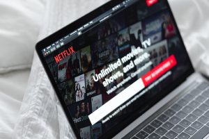 Netflix придобива Warner Bros. Discovery за 82,7 млрд. долара