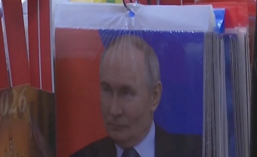 Календарът с Владимир Путин за 2026 г. вече е на пазара в Русия