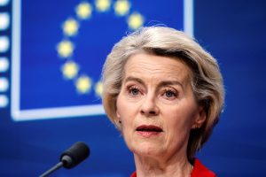 Европа осъзнава ли, че е сама? Новата стратегия на САЩ задълбочава разрива